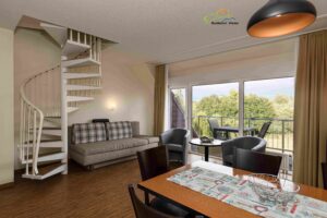 Apartment für fünf, Wohn- und Essbereich