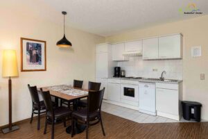 Apartment für fünf, Wohnküche